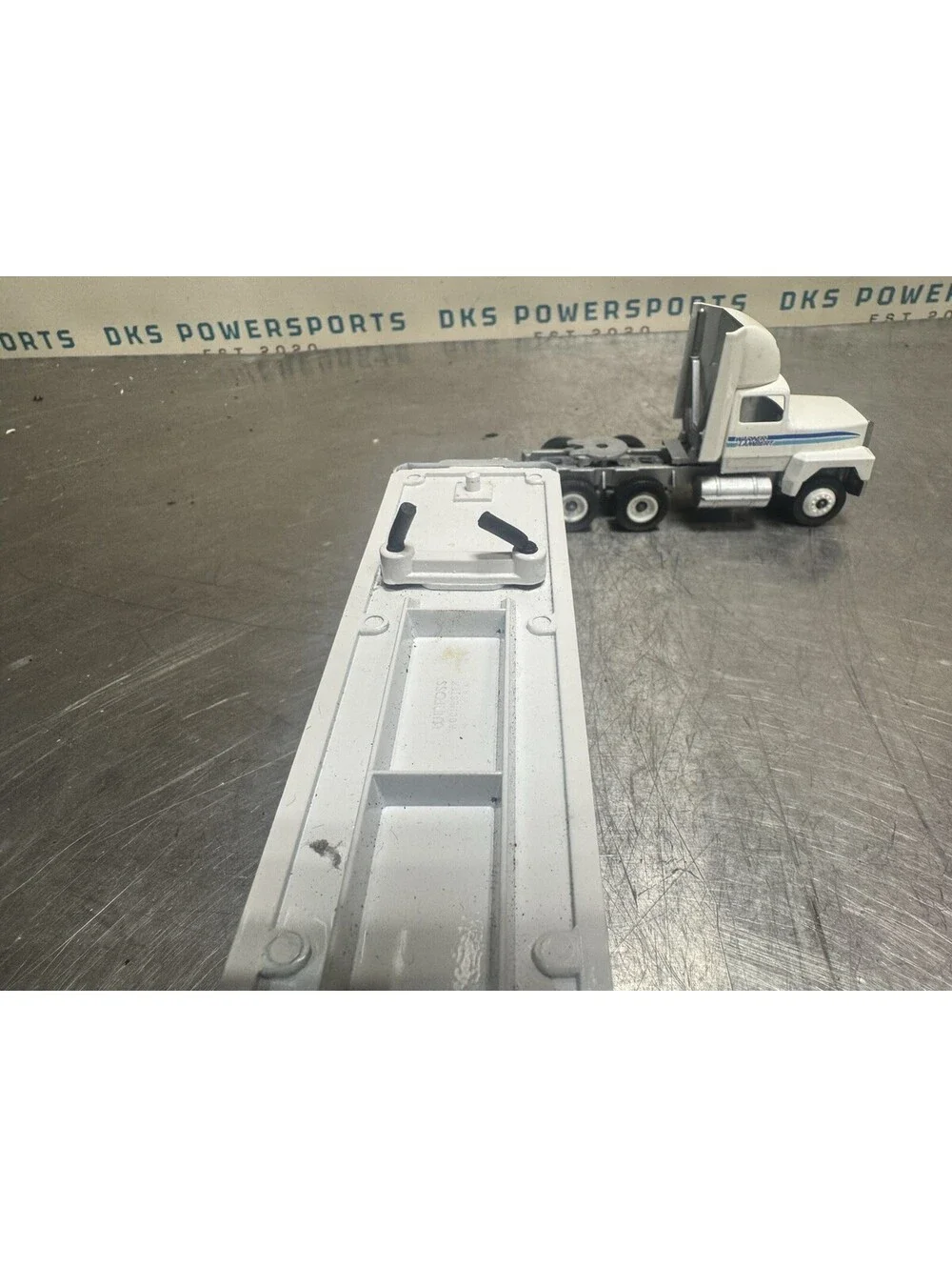 Winross 1988 1:64 diecast truck Warner Lambert Benylin Efferdent FORD Lititz PA